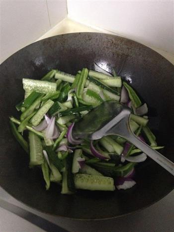 黄瓜青椒皮皮虾怎么做，黄瓜青椒皮皮虾怎么做好吃，黄瓜青椒皮皮虾做法