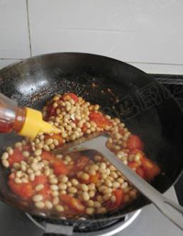 番茄黄豆怎么做，番茄黄豆怎么做好吃，番茄黄豆做法