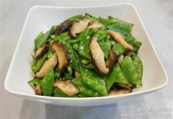 香菇炒荷兰豆怎么做，香菇炒荷兰豆怎么做好吃，香菇炒荷兰豆做法
