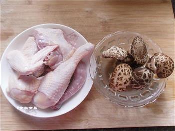 花菇炖鸡怎么做，花菇炖鸡怎么做好吃，花菇炖鸡做法