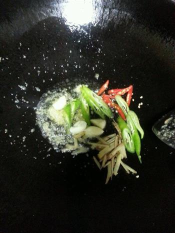姜葱炒花蟹怎么做，姜葱炒花蟹怎么做好吃，姜葱炒花蟹做法