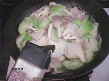 平菇水瓜汤怎么做，平菇水瓜汤怎么做好吃，平菇水瓜汤做法