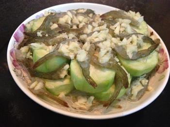 丝瓜粉丝蒜茸蒸鲜虾怎么做，丝瓜粉丝蒜茸蒸鲜虾怎么做好吃，丝瓜粉丝蒜茸蒸鲜虾做法