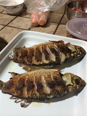 酸萝卜鲫鱼怎么做，酸萝卜鲫鱼怎么做好吃，酸萝卜鲫鱼做法