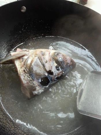豆香鱼头汤怎么做，豆香鱼头汤怎么做好吃，豆香鱼头汤做法