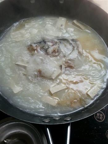 豆香鱼头汤怎么做，豆香鱼头汤怎么做好吃，豆香鱼头汤做法