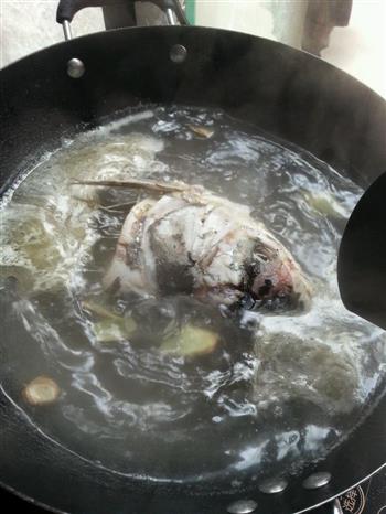 豆香鱼头汤怎么做，豆香鱼头汤怎么做好吃，豆香鱼头汤做法