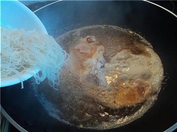 蒲公英汤米粉怎么做，蒲公英汤米粉怎么做好吃，蒲公英汤米粉做法