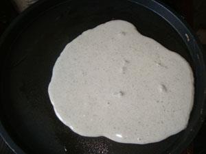 黑芝麻豆浆薄饼怎么做，黑芝麻豆浆薄饼怎么做好吃，黑芝麻豆浆薄饼做法