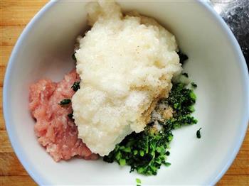 肉糜青菜山药黄金卷怎么做，肉糜青菜山药黄金卷怎么做好吃，肉糜青菜山药黄金卷做法