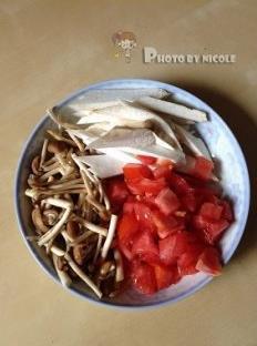 蘑菇莜面鱼鱼怎么做，蘑菇莜面鱼鱼怎么做好吃，蘑菇莜面鱼鱼做法