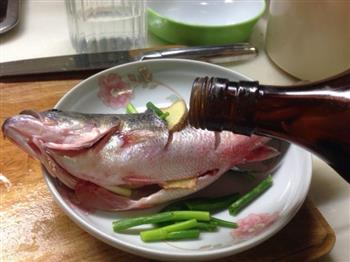 小熊家清蒸鲈鱼怎么做，小熊家清蒸鲈鱼怎么做好吃，小熊家清蒸鲈鱼做法
