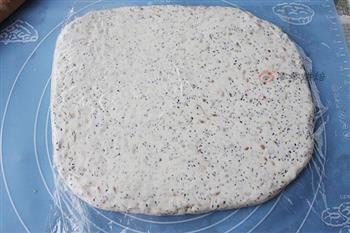 芝麻花生牛轧糖怎么做，芝麻花生牛轧糖怎么做好吃，芝麻花生牛轧糖做法