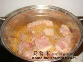黄豆煲猪尾骨怎么做，黄豆煲猪尾骨怎么做好吃，黄豆煲猪尾骨做法
