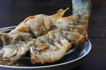 菜男阳干鲈鱼怎么做，菜男阳干鲈鱼怎么做好吃，菜男阳干鲈鱼做法
