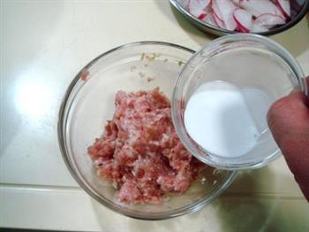 小萝卜汆丸子怎么做，小萝卜汆丸子怎么做好吃，小萝卜汆丸子做法