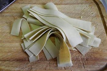 凤爪烧豆腐结怎么做，凤爪烧豆腐结怎么做好吃，凤爪烧豆腐结做法