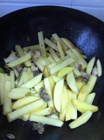 鲍鱼焖土豆怎么做，鲍鱼焖土豆怎么做好吃，鲍鱼焖土豆做法