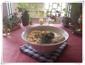 鲫鱼鸡蛋豆腐汤怎么做，鲫鱼鸡蛋豆腐汤怎么做好吃，鲫鱼鸡蛋豆腐汤做法
