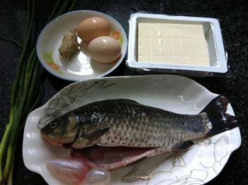 鲫鱼鸡蛋豆腐汤怎么做，鲫鱼鸡蛋豆腐汤怎么做好吃，鲫鱼鸡蛋豆腐汤做法