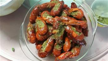 蒜泥小龙虾怎么做，蒜泥小龙虾怎么做好吃，蒜泥小龙虾做法