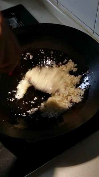 蒜泥小龙虾怎么做，蒜泥小龙虾怎么做好吃，蒜泥小龙虾做法