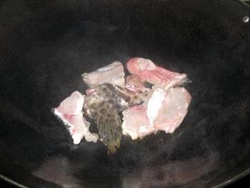 枸杞叶鱼腩汤怎么做，枸杞叶鱼腩汤怎么做好吃，枸杞叶鱼腩汤做法