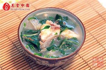 枸杞叶鱼腩汤怎么做，枸杞叶鱼腩汤怎么做好吃，枸杞叶鱼腩汤做法
