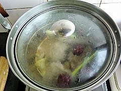 番茄土豆排骨汤怎么做，番茄土豆排骨汤怎么做好吃，番茄土豆排骨汤做法