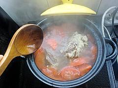 番茄土豆排骨汤怎么做，番茄土豆排骨汤怎么做好吃，番茄土豆排骨汤做法