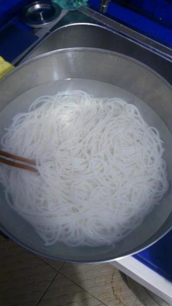 小炒牛肉干拌米粉怎么做，小炒牛肉干拌米粉怎么做好吃，小炒牛肉干拌米粉做法