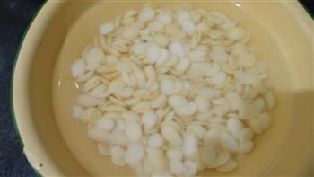 杏仁藕粉怎么做，杏仁藕粉怎么做好吃，杏仁藕粉做法
