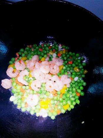 青豆彩椒虾仁怎么做，青豆彩椒虾仁怎么做好吃，青豆彩椒虾仁做法
