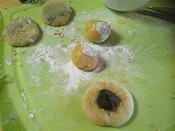 红薯糯米黑芝麻饼怎么做，红薯糯米黑芝麻饼怎么做好吃，红薯糯米黑芝麻饼做法