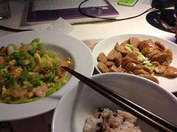 青椒虾仁炒蛋怎么做，青椒虾仁炒蛋怎么做好吃，青椒虾仁炒蛋做法