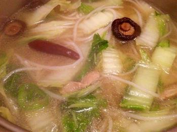 白菜瘦肉炖米粉怎么做，白菜瘦肉炖米粉怎么做好吃，白菜瘦肉炖米粉做法