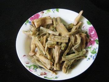 笋干炖母鸡怎么做，笋干炖母鸡怎么做好吃，笋干炖母鸡做法