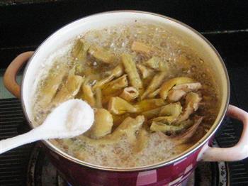 笋干炖母鸡怎么做，笋干炖母鸡怎么做好吃，笋干炖母鸡做法