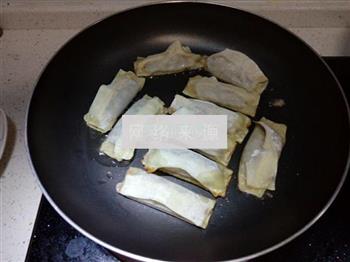 香椿肉馅锅贴怎么做，香椿肉馅锅贴怎么做好吃，香椿肉馅锅贴做法