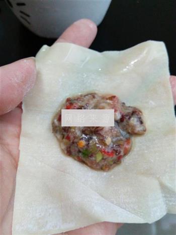 香椿肉馅锅贴怎么做，香椿肉馅锅贴怎么做好吃，香椿肉馅锅贴做法