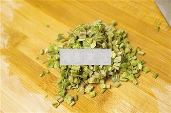 香椿蛋卷怎么做，香椿蛋卷怎么做好吃，香椿蛋卷做法