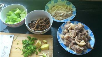 双菇炖老鸭怎么做，双菇炖老鸭怎么做好吃，双菇炖老鸭做法