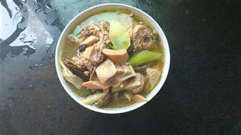 双菇炖老鸭怎么做，双菇炖老鸭怎么做好吃，双菇炖老鸭做法