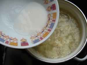 彩蔬鸡丝蛋花汤怎么做，彩蔬鸡丝蛋花汤怎么做好吃，彩蔬鸡丝蛋花汤做法
