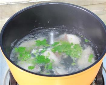 香菜鱼片怎么做，香菜鱼片怎么做好吃，香菜鱼片做法