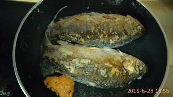豆豉红烧鲫鱼怎么做，豆豉红烧鲫鱼怎么做好吃，豆豉红烧鲫鱼做法