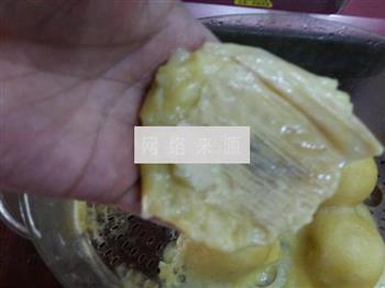 油煎粘豆包怎么做，油煎粘豆包怎么做好吃，油煎粘豆包做法