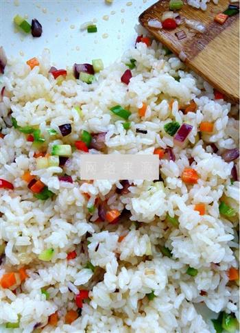 香辣烤鱿鱼筒饭怎么做，香辣烤鱿鱼筒饭怎么做好吃，香辣烤鱿鱼筒饭做法