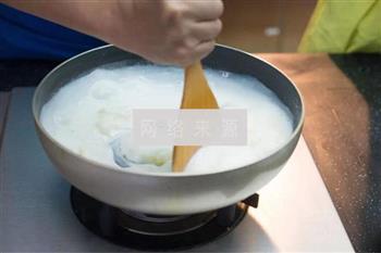 花生芝麻麻薯怎么做，花生芝麻麻薯怎么做好吃，花生芝麻麻薯做法