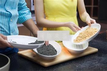 花生芝麻麻薯怎么做，花生芝麻麻薯怎么做好吃，花生芝麻麻薯做法
